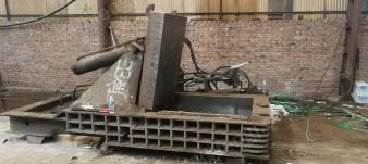 天津河北区出售1台废钢压块机，压块规格400*400*800  自重8.5吨 用了几年 1台吸盘,用了二个月. 看货议价.