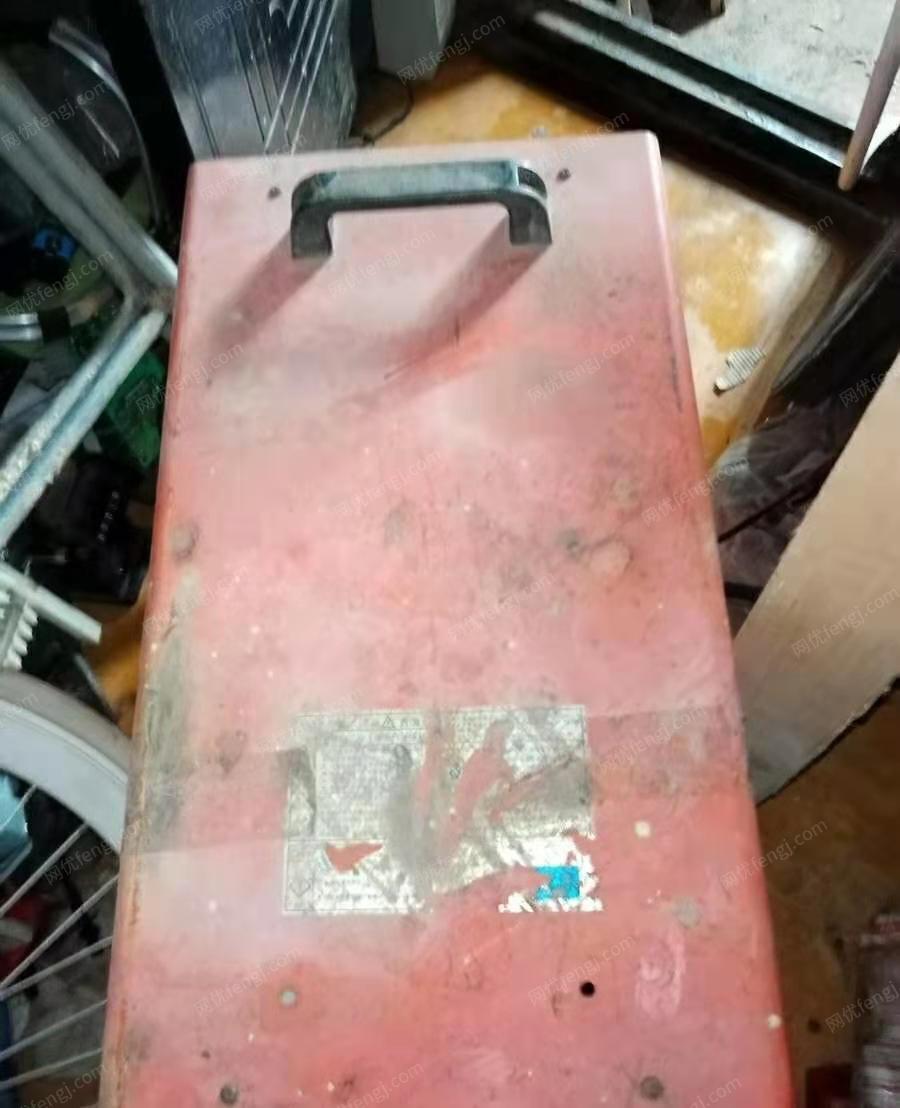 出售闲置2-3台华大电焊机380v  买了好几年,没怎么使用,看货议价.可分开卖.