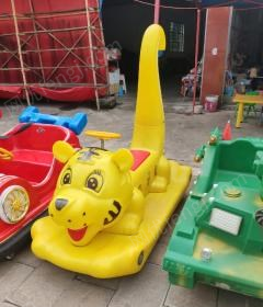 云南昆明广场亲子娱乐车12辆在位出售
