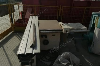 新疆乌鲁木齐急出售闲置2019年木工机械裁板机一台