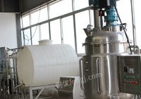 宁夏银川不做了出售1套生产玻璃水尿素机械 净水设备是一吨的. 用了三四个月,看货议价.打包卖