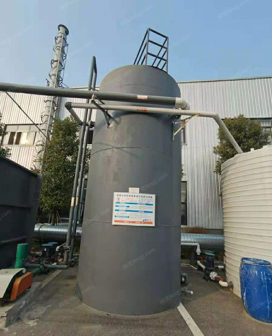 工厂搬迁，出售污水处理装置带10吨加厚吨桶