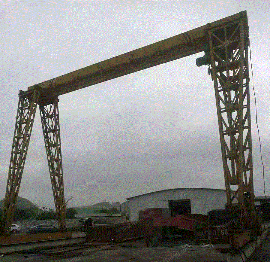 贵州安顺出售16吨的行吊，高9米  宽13米  轨道100米 自重12吨  手续齐全  用了几年了,能正常用,看货议价.闲置己拆.