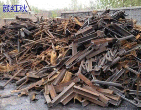 В Чэнду большое количество утилизированного металлолома