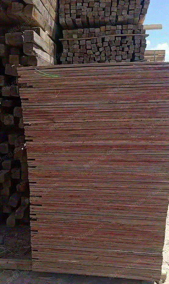 出售大量旧木材板