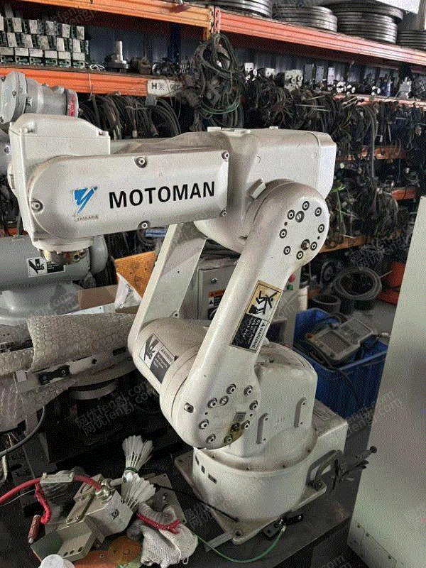 出售二手六轴安川小型机器人SV3 系统稳定 成色漂亮