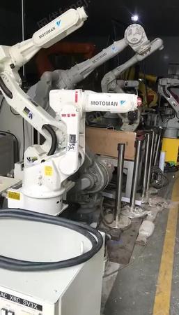 出售二手六轴安川小型机器人SV3 系统稳定 成色漂亮