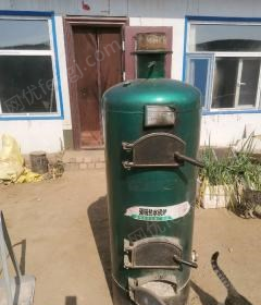 内蒙古包头二手强瑞热水锅炉八成新出售,使用一年