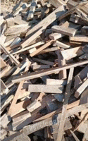 长期大量高价收购各种废旧木方，模板，木材