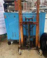 出售二手螺杆空压机，7.5千瓦、11千瓦、15千瓦、22千瓦都有，全部都能正常使用，货在宁波余姚市