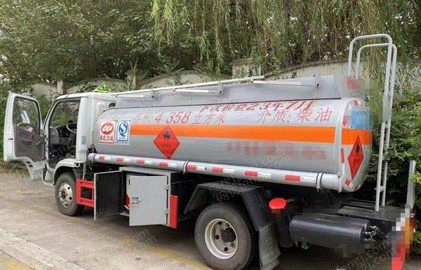 液体槽罐车回收