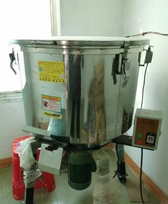 湖南郴州出售九成新立式混末搅拌机，饲料混料机，食品塑料化工颗粒搅拌机