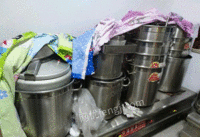 山东淄博打包出售敖粥机器,各种不锈钢保温桶电压力锅等 ,干了几天