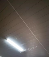 北京昌平区因为地址临时拆迁，出售九成以上新保温加厚pvc吊顶板50平米 