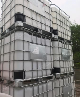 四川乐山出售9.9成新吨桶，保证只用过一次的，有需要的请联系