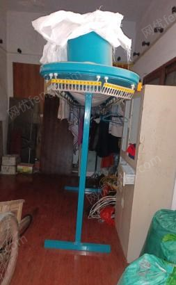 湖南岳阳出售干洗机，烘干机，干洗衣服挂钩架