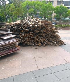 上海浦东新区出售二手工地使用方木（3米左右），模板