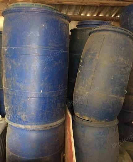 出售几十个400斤装大胶桶，250斤装中胶桶