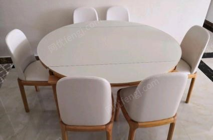 湖北鄂州可折叠餐桌椅低价出售