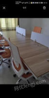 广西南宁出售办公桌两套8张椅子，8成新