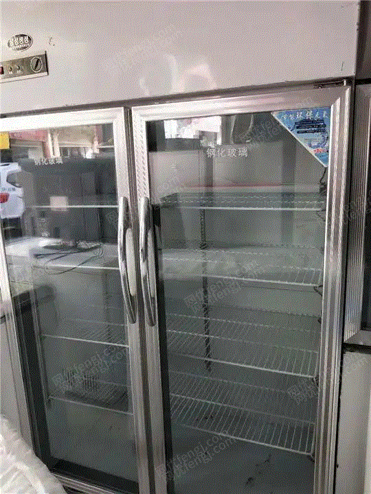 Hefei buys second-hand display cabinets at a high price
