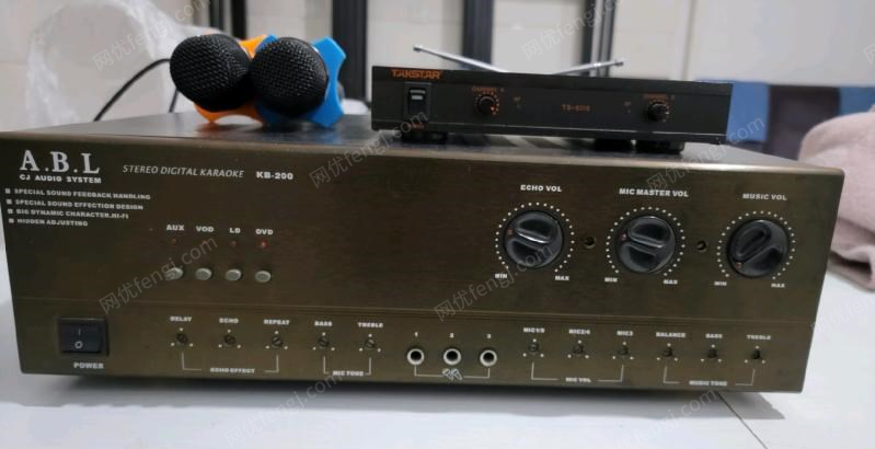 黑龙江哈尔滨出售功放器，扩音器，以及两个配套麦克风。