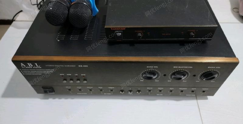 黑龙江哈尔滨出售功放器，扩音器，以及两个配套麦克风。