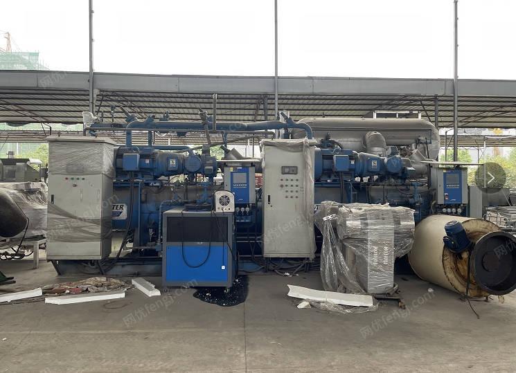 食品公司处理2套07年美国进口大型水冷制冷机组，粉碎机几台