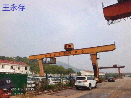 浙江省湖州市、中古10トンのL型ガントリーゲートを販売スパン22メートル、各6メートル吊るす