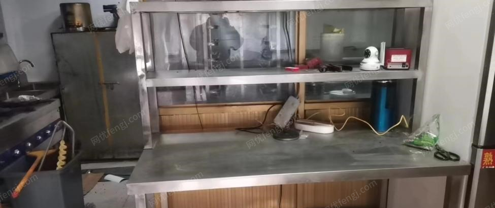西藏拉萨餐馆倒闭，出售餐馆用具，大冰箱，蒸饭机所有东西