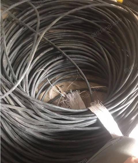 重庆地区出售3*2.5电缆266米，全新未使用