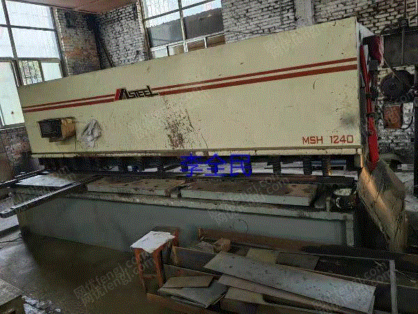 Sold second-hand 12 by 4 meters shearing machine, welcome to contact if you need it!
