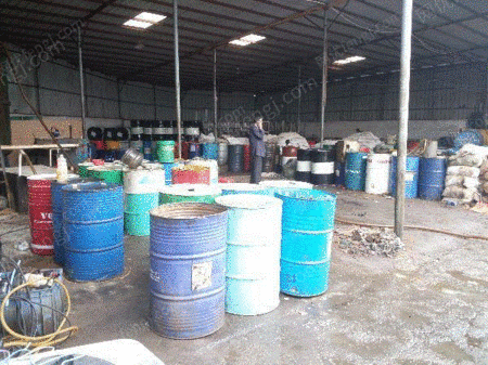 Гости Гуанси массово перерабатывают отработанное моторное масло