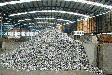江蘇省塩城で大量のアルミ廃棄物を専門的に買い付け