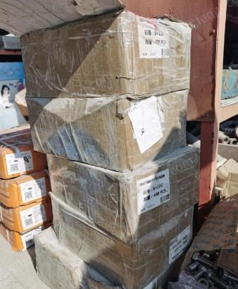 湖北荆州因工程项目停止，出售304不锈钢材质全新外六角膨胀螺丝，。