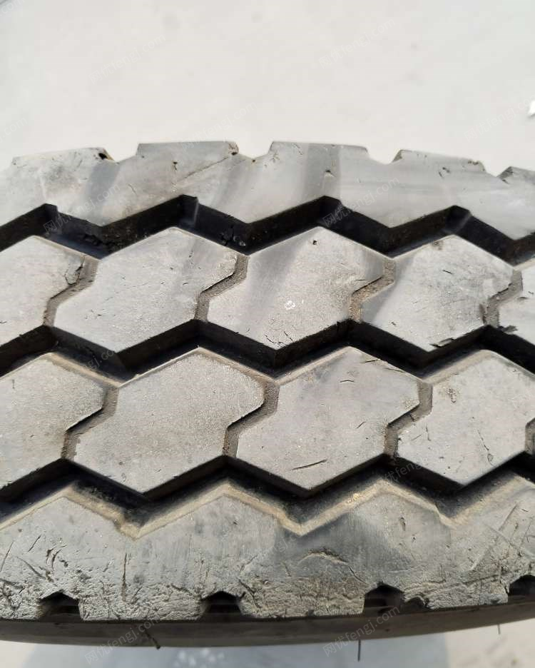 山东济南出售轮胎带轮毂750R16钢丝胎，就一条电1306
