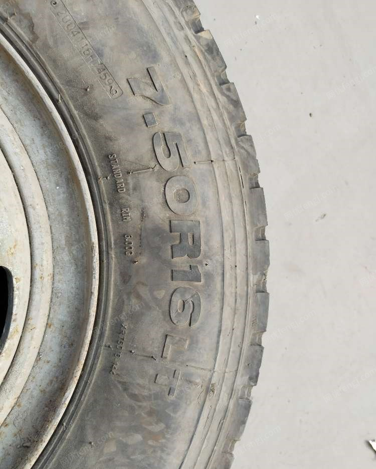 山东济南出售轮胎带轮毂750R16钢丝胎，就一条电1306