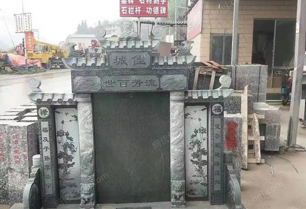 广西桂林石材雕刻加工厂转让，具体包括石材雕刻机4台，石材仿形机1台，叉车、吊臂等