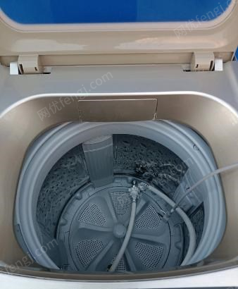 宁夏石嘴山9.5成新美的全自动洗衣机出售