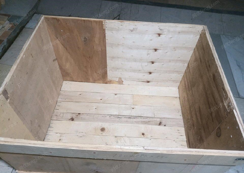 辽宁营口二手木箱出售，有意者电联