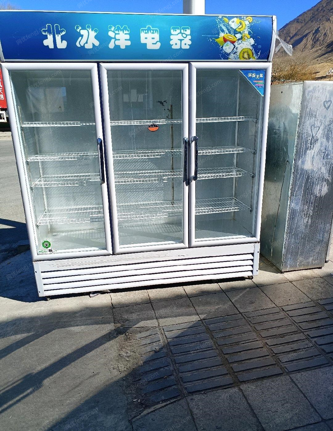 西藏山南低价出售海尔828升冰箱 跟一台三门展示柜