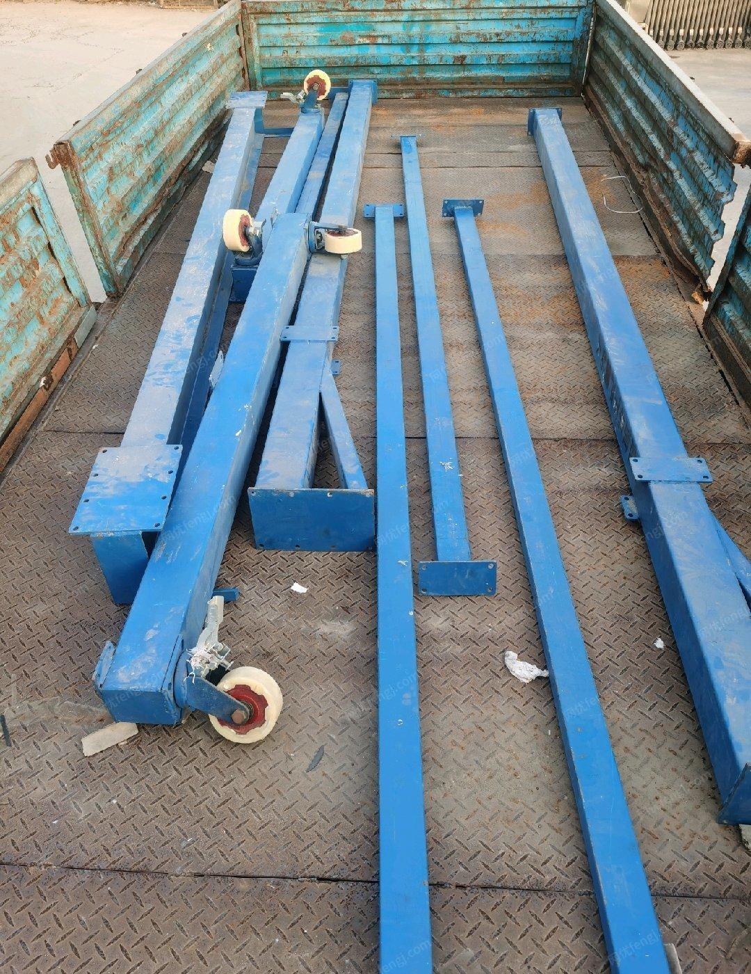 江苏苏州出售移动行吊高4.2米，宽3.5米。吊3吨