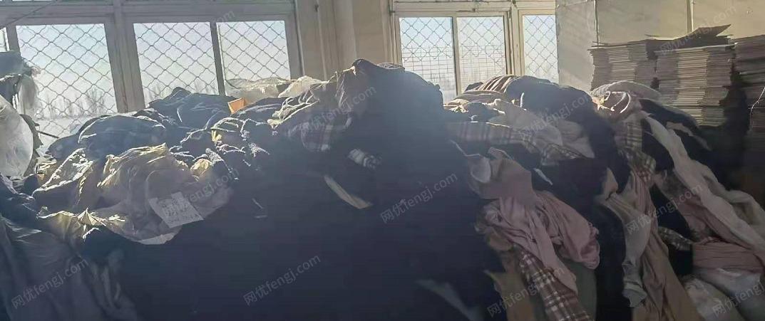 服装厂出售大量废布边（约300立方)，废缝纫线和服装B品（约400袋)，废棉子约100卷