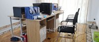 广西南宁低价出售九成新办公桌椅，带抽屉！