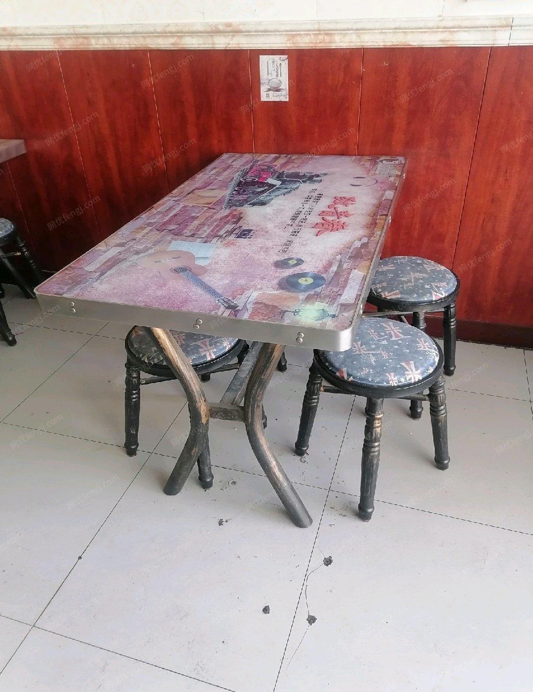 宁夏银川因餐厅不开了，厨房设备汤桶盘子碗，桌子凳子低价出售
