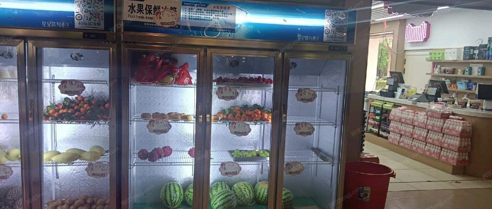 海南澄迈转让展示柜商用冰箱等，用了一年