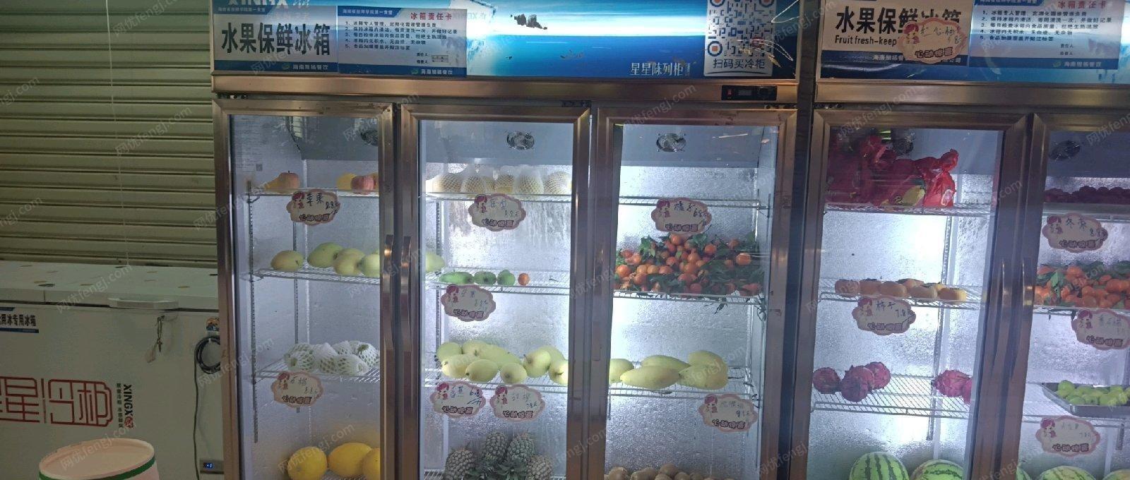 海南澄迈转让展示柜商用冰箱等，用了一年