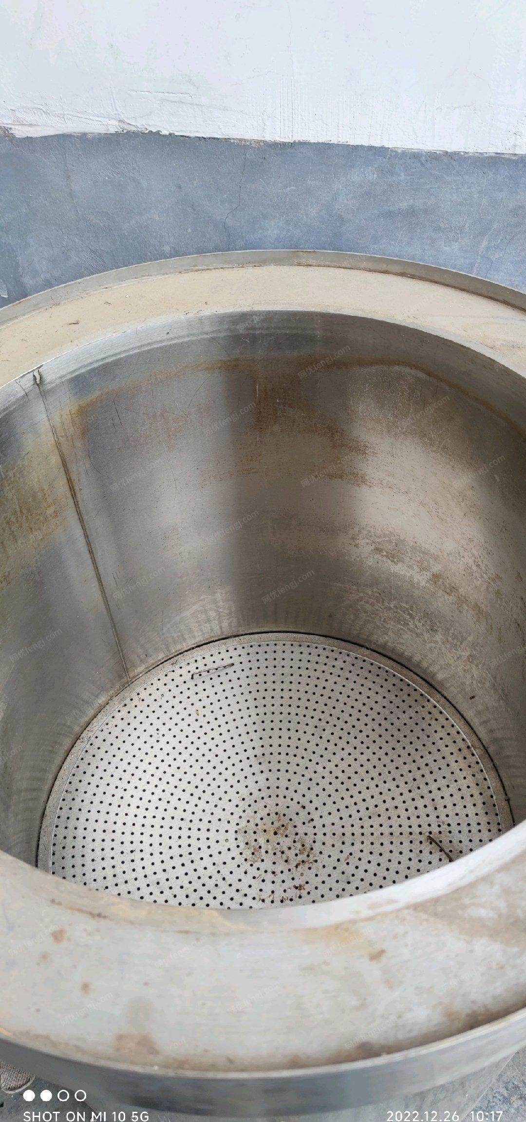 江苏徐州出售汤桶直径76厘米，内径60厘米。使用半年，八成新