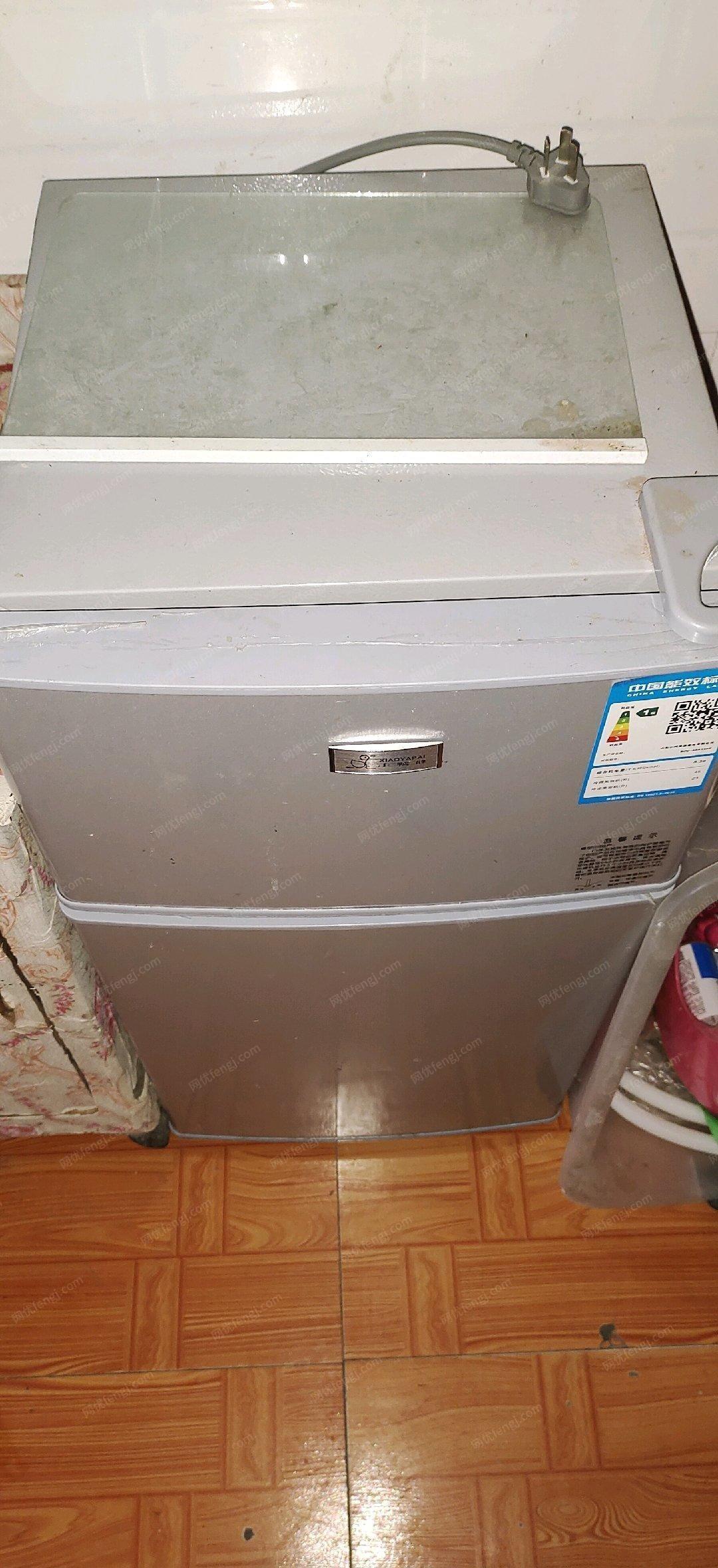 上海松江区因为回老家了，便宜处理小冰箱，小洗衣机，