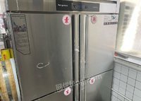 宁夏银川因店铺关闭，转让餐饮商用四开门冰箱，冷冻冷藏容量大